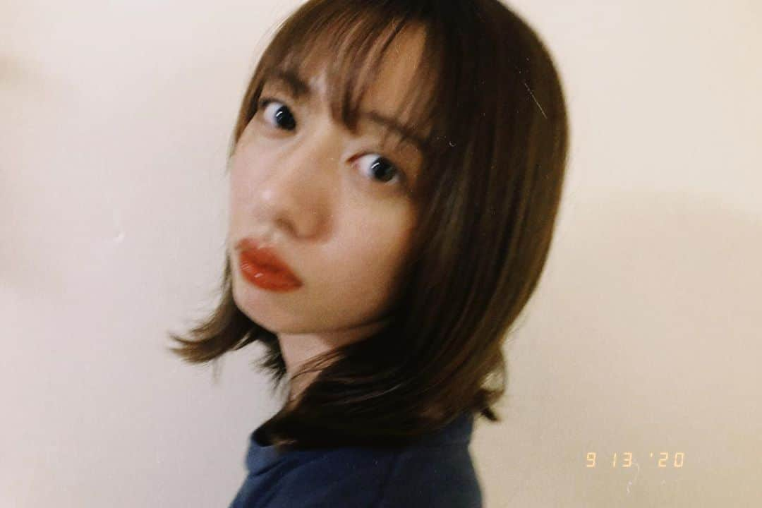 真山りかさんのインスタグラム写真 - (真山りかInstagram)「.﻿ ﻿ リハな日でした﻿ 歌うの好きだなあ。楽しいなあ。﻿ と思わずはしゃぎ過ぎて声を枯らしました﻿ 寝ればすぐ治ります、10年の賜物かな﻿ わからんけど。﻿ ﻿ リハの日はらく〜で﻿ ビックなTシャツ選ぶことが多いです(ᵔᴥᵔ)◎﻿ ﻿ それじゃおやすみ﻿ ﻿ #dazzcamera﻿ ﻿ #🐻💚﻿ ﻿ #まやまにあ﻿ ﻿ .」9月13日 23時17分 - ma_yama_official