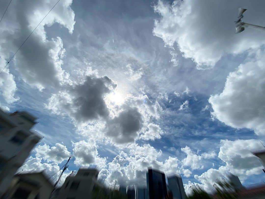 早瀬英里奈さんのインスタグラム写真 - (早瀬英里奈Instagram)「ここ連日、素敵な空に出会えてフォルダ内が空の写真でいっぱいです📷 ・ 夏から秋にかけての空って、本当にワクワクする✨ ・ まだまだあるので、もう少しお付き合いください🖼 ・ ・ ・ #素敵な空 #夏から秋 #まるで絵画」9月13日 23時27分 - erina.hayase