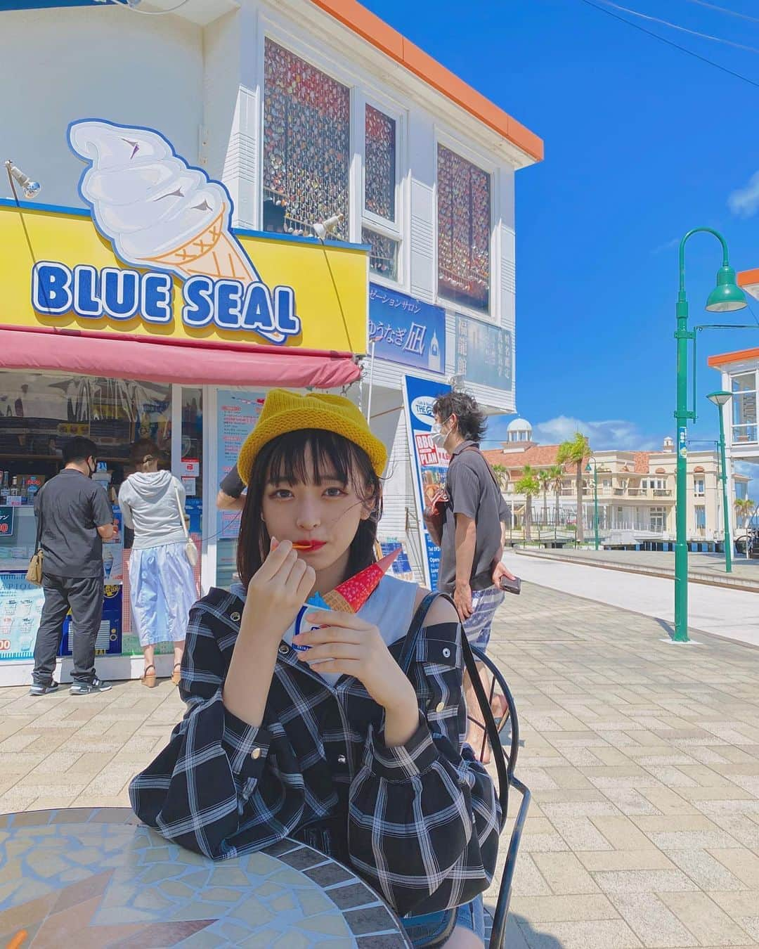 黒江心温さんのインスタグラム写真 - (黒江心温Instagram)「・ いい感じに映えてる✌🏻️❤️ ・ BLUE SEALのアイス美味しかった🤤 ・ ※食べる時にマスク取るのでその時に写真撮りました ・ ・ ・ #こはるん #るんてぃーず #Popteen #レギュモ5期生 #jc3 #blueseal」9月13日 23時25分 - koharun_586