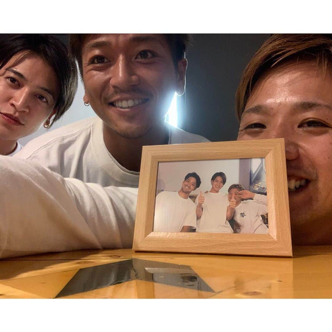 のインスタグラム：「親友に会えて満足です(^^) #沖縄 #宮古島 #ありがとう #親友 #三密 #素敵な時間 #大親友 #okinawa #miyakojima #miyakojima #vest #friends #gn」
