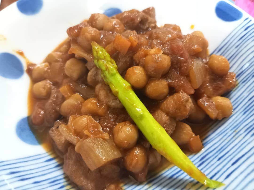 ぢゃいこさんのインスタグラム写真 - (ぢゃいこInstagram)「ぢゃい飯を美味しそうに食べてくれる姿を見てると、幸せを感じます♥️ こんな時だから大人数は集められないけど、来てくれて ありがとう。 楽しい時間を ありがとう。 #ぢゃい飯 　#ぢゃい飯会 #家ご飯 ※生ハム→ロースハムに変更 本日は、タンパク質をメインにメニューを考えました💪」9月13日 23時31分 - dyaimeshi