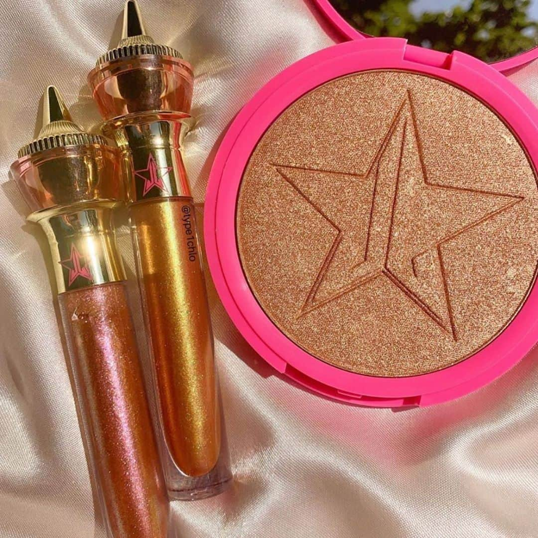 Jeffree Star Cosmeticsさんのインスタグラム写真 - (Jeffree Star CosmeticsInstagram)「Golden Hour✨ What is your all time favorite #SKINFROST ? 🌟 Photo by: @type1chlo 💕 #jeffreestarcosmetics #thegloss」9月14日 0時01分 - jeffreestarcosmetics