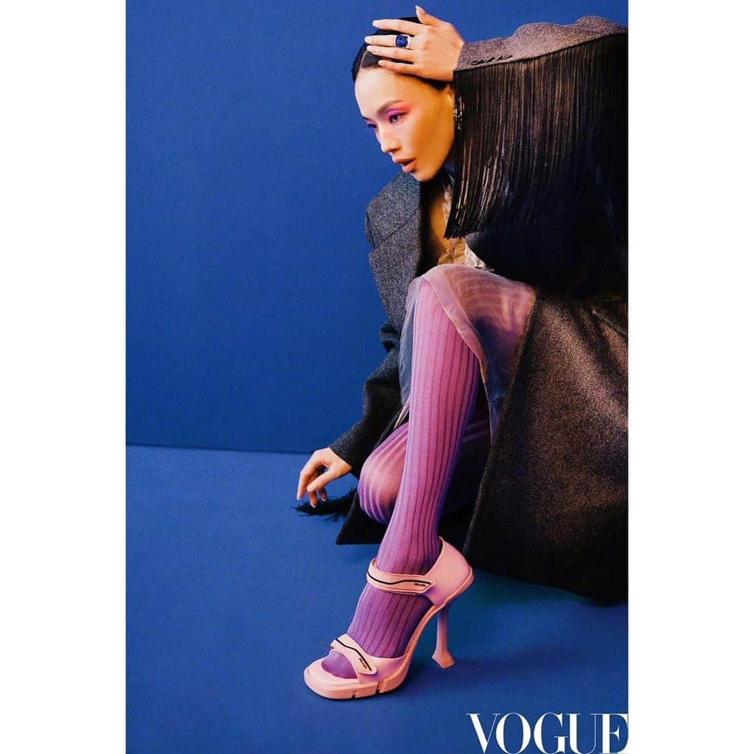 プラダさんのインスタグラム写真 - (プラダInstagram)「For @voguechina, #ShuQi wears #PradaFW20 photographed by #ZhongLin and styled by #TingTingLin.  #PradaEditorials」9月14日 0時04分 - prada