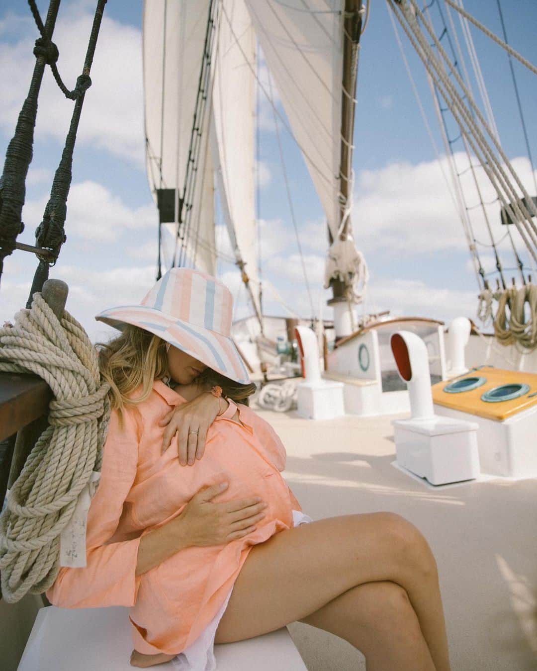 Amber Fillerup Clarkさんのインスタグラム写真 - (Amber Fillerup ClarkInstagram)「Went on a sightseeing day sail in Yorktown yesterday! I think Yorktown is my favorite so far. So charming and beautiful! Thank you for the amazing trip @visitwilliamsburg #visitwilliamsburg #ad」9月14日 0時45分 - amberfillerup