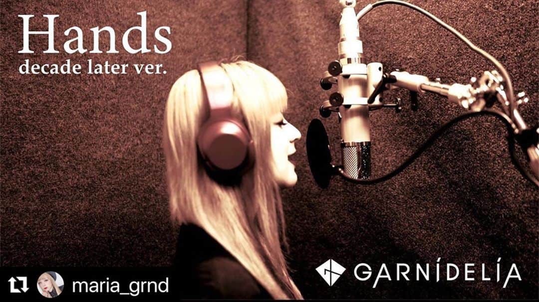 tokuのインスタグラム：「10年前の今日、GARNiDELiAとして初めてニコニコ動画に投稿した 「Hands」を周年の記念に今の私達で奏でました。  10年間応援してくれた皆さま、本当にありがとう。 これからも「繋いだこの手を離さないで」 共に未来への道を歩んでいただけたら嬉しいです。  10年前のHands[ニコニコ動画] →https://www.nicovideo.jp/watch/sm1209... 10年前のHands[YouTube] →https://youtu.be/yJlfpEhmVoE  ★MARiA[ﾒｲﾘｱ] →https://www.nicovideo.jp/mylist/19335447 https://twitter.com/MARiA_GRND  ★toku →https://www.nicovideo.jp/mylist/12548022 https://twitter.com/toku_grnd   special thanks: mienohito (歌詞字幕)  #garnidelia #10thanniversary」