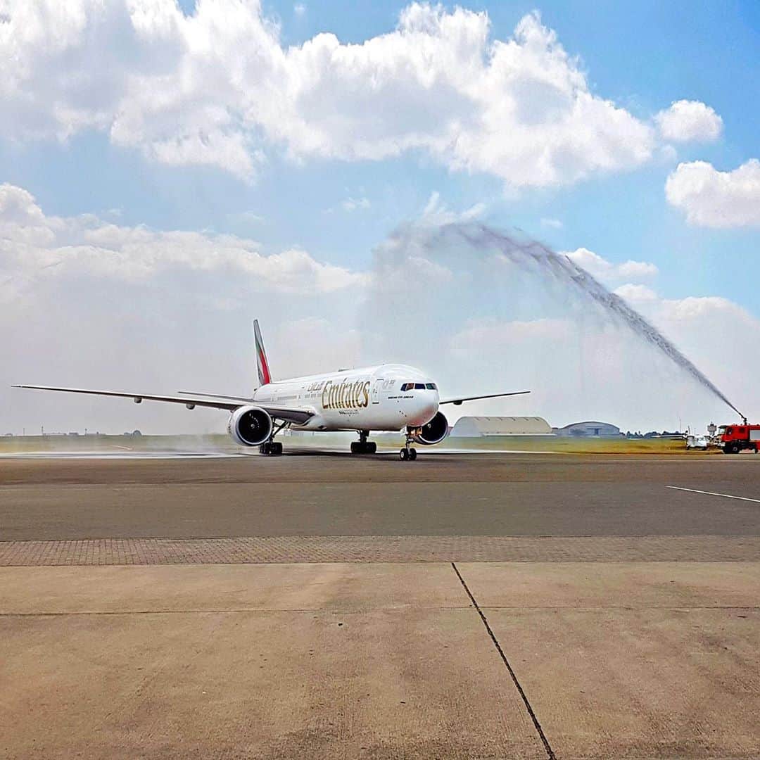 エミレーツ航空さんのインスタグラム写真 - (エミレーツ航空Instagram)「We restored connectivity to more than half of our pre-pandemic passenger destination network in August.  This month, we are adding even more routes, taking our passenger destination count to 86.   Fly better and safer on Emirates to six continents with a convenient stop in @DXB.  Click on our Instagram Stories to see where we touched down last month.  Images credit: @flyrosta @king.aviation @giuliano.spotter @marta_s8c @osloplanespotter @stockholm.spotter」9月14日 1時10分 - emirates