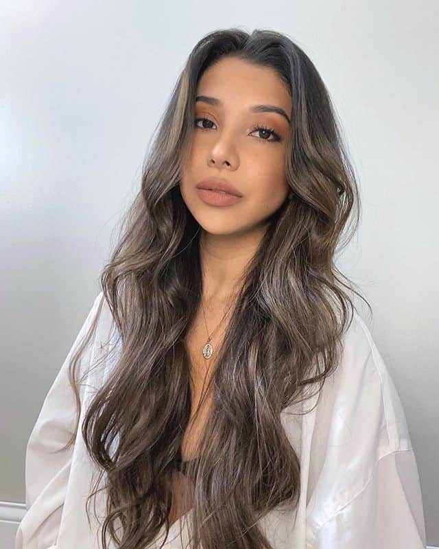 Sam Villaさんのインスタグラム写真 - (Sam VillaInstagram)「Long #healthyhair that is #RedkenReady. ⠀ ⠀ Are your clients looking for salon-style results at home when it comes to styling their #hair?  The #SamVilla Pro Results Tools will do just that! Available with 0% financing through Klarna, Sam Villa understands the improtance of quality tools at affordable pricing. ⠀ ⠀ Hair by @jessica_hbeauty using #RedkenColor.」9月14日 1時25分 - samvillahair