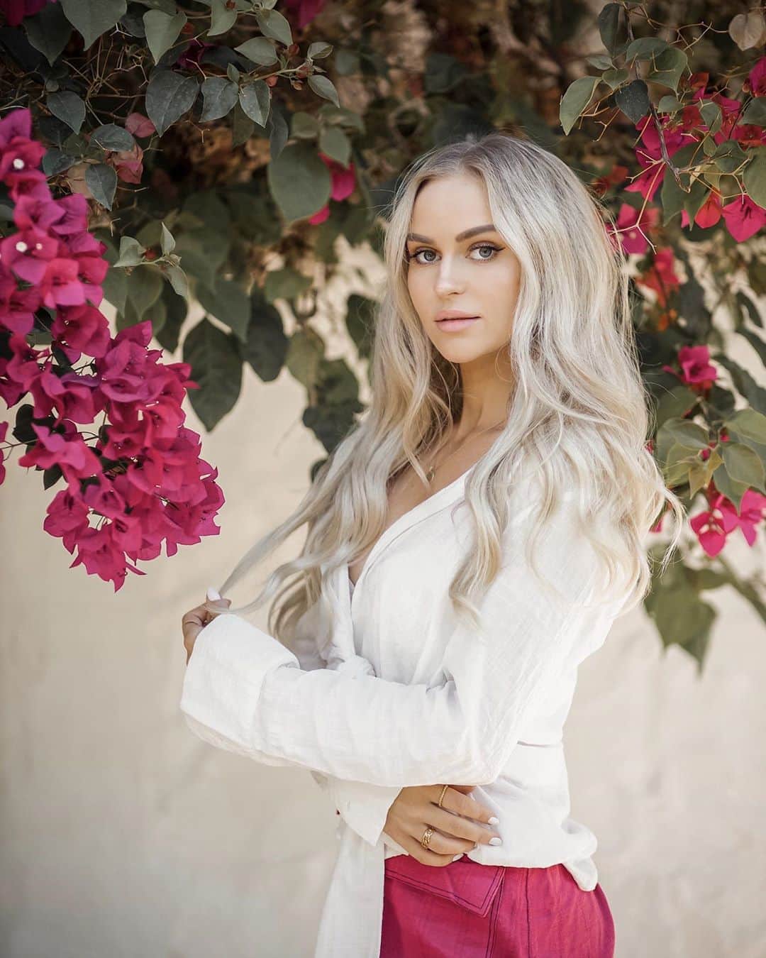 Anna Nyströmのインスタグラム：「Blending in with my outfit at @nobumarbella 🌺  📸 Photo by @cmeves @luxuryworldtraveler」