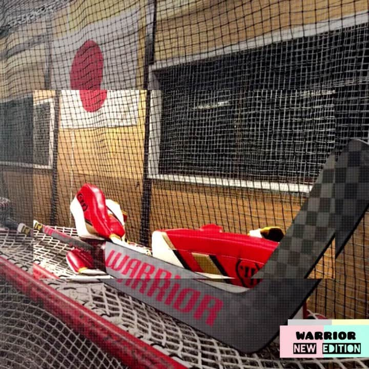 藤本那菜のインスタグラム：「White × Checkerboard🏒 ありがとうございます🤍🖤  @warriorgoalie @hockeyshop_max」