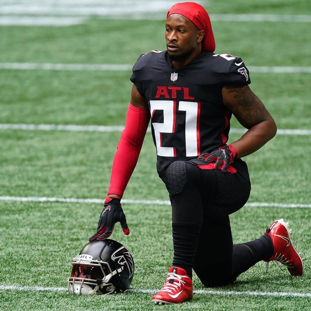 NFLさんのインスタグラム写真 - (NFLInstagram)「The @atlantafalcons’ new unis. 😍 - 📺: #SEAvsATL on FOX 📱: NFL App // Yahoo Sports App 📷: Brynn Anderson/AP」9月14日 1時35分 - nfl