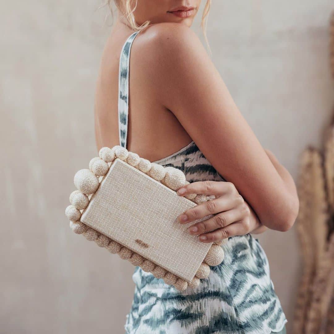 Fred Segalさんのインスタグラム写真 - (Fred SegalInstagram)「The iconic EOS Clutch by #CultGaia ✨  Shop the nature-inspired brand’s Objets d'Art at FS Sunset or on FredSegal.com 🤍  #lafashion #clutch #eosclutch #cultgaiaclutch #losangeles #westhollywood #lafashionweek #sunsetblvd #sundaylook #sundayoutfit #fredsegal」9月14日 7時33分 - fredsegal