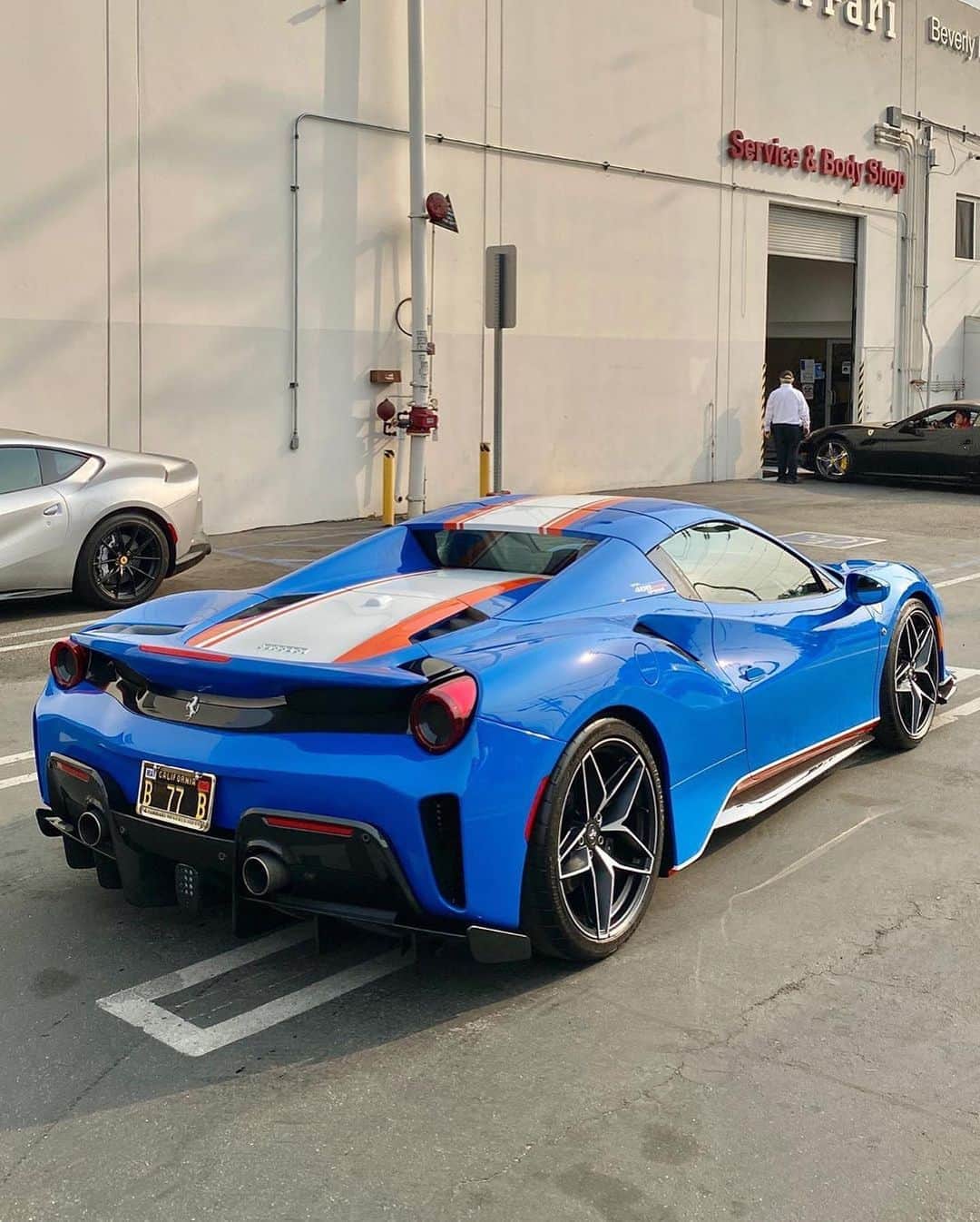 CarsWithoutLimitsさんのインスタグラム写真 - (CarsWithoutLimitsInstagram)「Azzuro Dino 488 Pista Spider Photos @ronnierenaldi  #carswithoutlimits #ferrari #488pista #spider」9月14日 2時29分 - carswithoutlimits