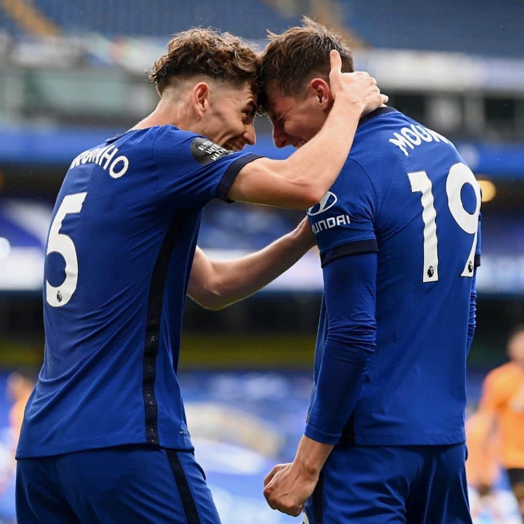 のインスタグラム：「20/21 starting soon, tag the friend you would like to watch this season with 😁 come on @chelseafc」