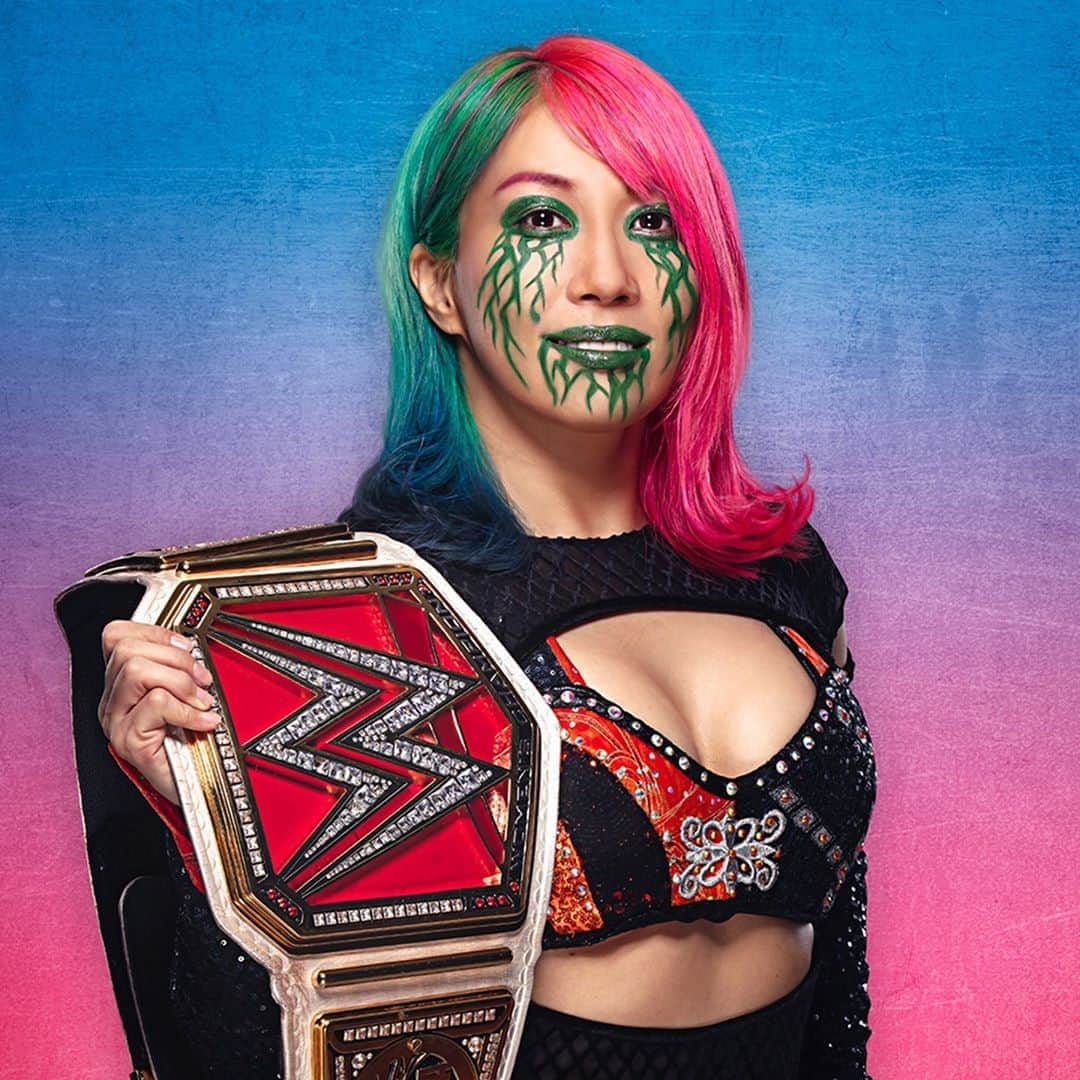 WWEさんのインスタグラム写真 - (WWEInstagram)「@wwe_asuka defends the #WWERaw Women's Title tomorrow night against @themickiejames on the In Your Face Monday edition of Raw!」9月14日 3時00分 - wwe