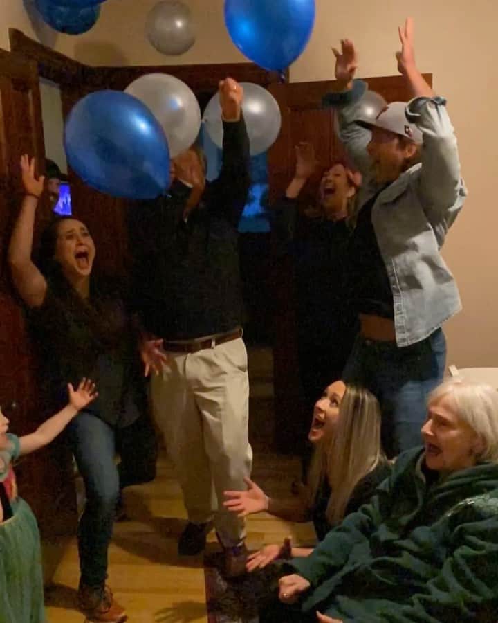 グレン・パウエルのインスタグラム：「A human happy meal.   Happy Birthday to The OG. @ogoriginalglen   @ogoriginalgrammy @cyndyatx @laurenpowellwhatton @wwhatton @lesliepowellmusic」