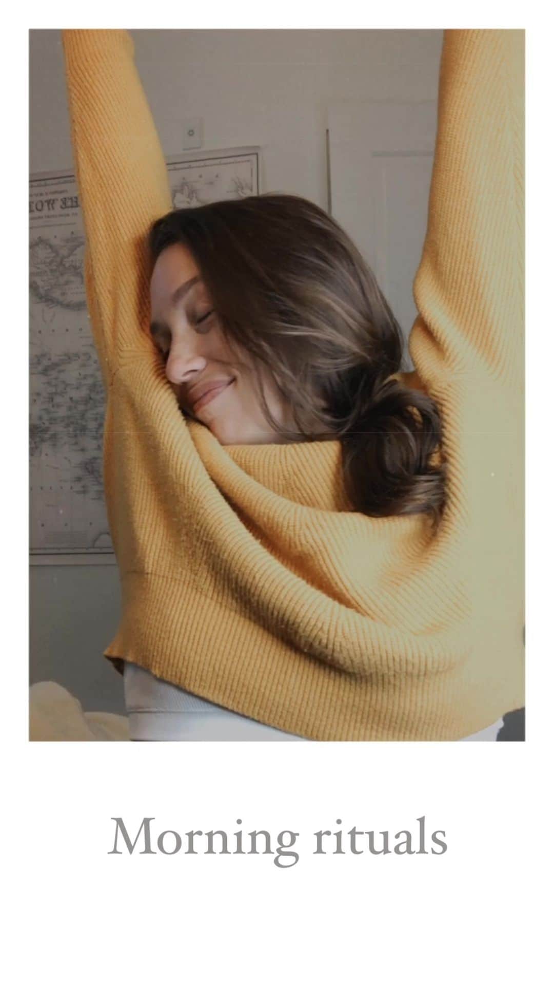 Nicole Mejiaのインスタグラム：「Mornings are sacred 🌞🧘🏻‍♀️🙏🏼」
