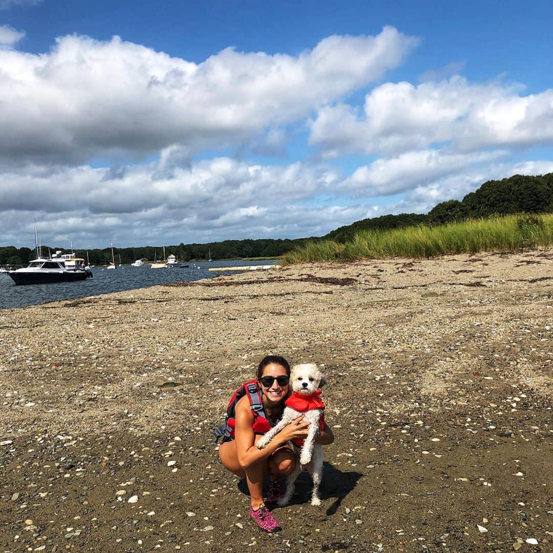 マリッサ・キャステリのインスタグラム：「Kayaking adventures with Mosby and David.」