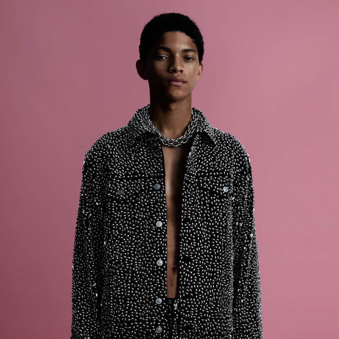 HYPEBEASTさんのインスタグラム写真 - (HYPEBEASTInstagram)「@hypebeaststyle: Informed primarily by trim tailoring and stylized iterations of the brand’s signature items @alyxstudio unveils its Spring/Summer 2021 collection. Featuring various layering pieces and minute metal studs expect 1017 ALYX 9SM’s new wares to arrive at stockists like @HBX and @SSENSE early next year.⁠⠀ Photo: @alyxstudio⁠⠀ ⁠⠀」9月14日 5時33分 - hypebeast