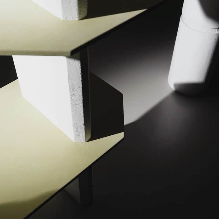 のインスタグラム：「Sculptural Iconographic Contemporary   Azzal by @studiopepe_official   #BaxterWorldwide2020 #baxtermadeinitaly #baxter #newcollection #leather #sofa #studiopepe #furniture #luxury #interiors #interior #interiordesign #azzal #design」