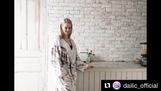 のインスタグラム：「DAILIC 2020AW  making movie #Repost @dailic_official  ・・・ #DAILIC #デイリック #2020AW  model @sheri.nicole  hairmake @tmm_238 . . . . . . #hairmake#ヘアメイク #makeup #撮影メイキング映像」