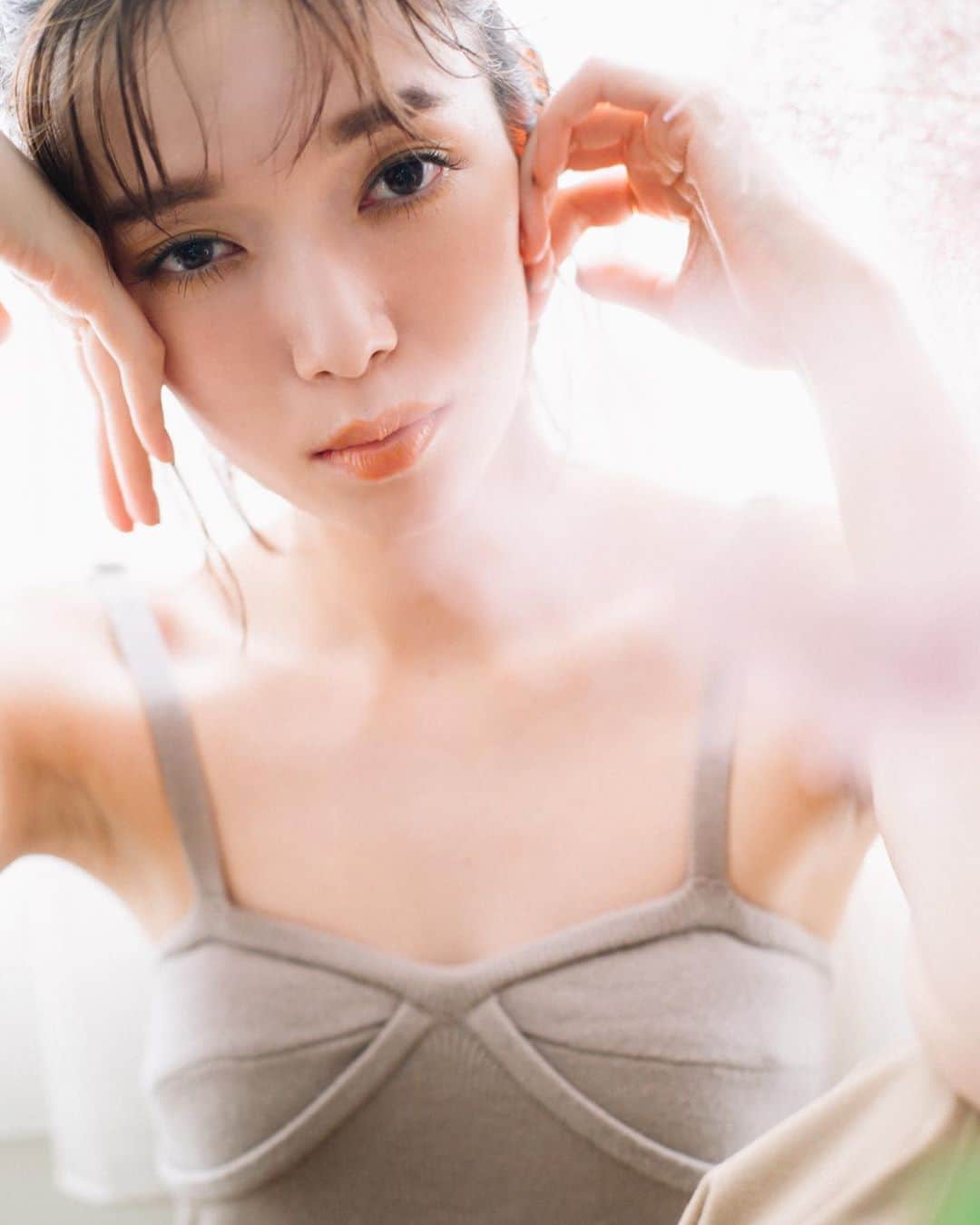 花盛友里のインスタグラム：「大好きしーちゃんー！ 会うと絶対元気なるー♡ Shooting for @ar_magazine」