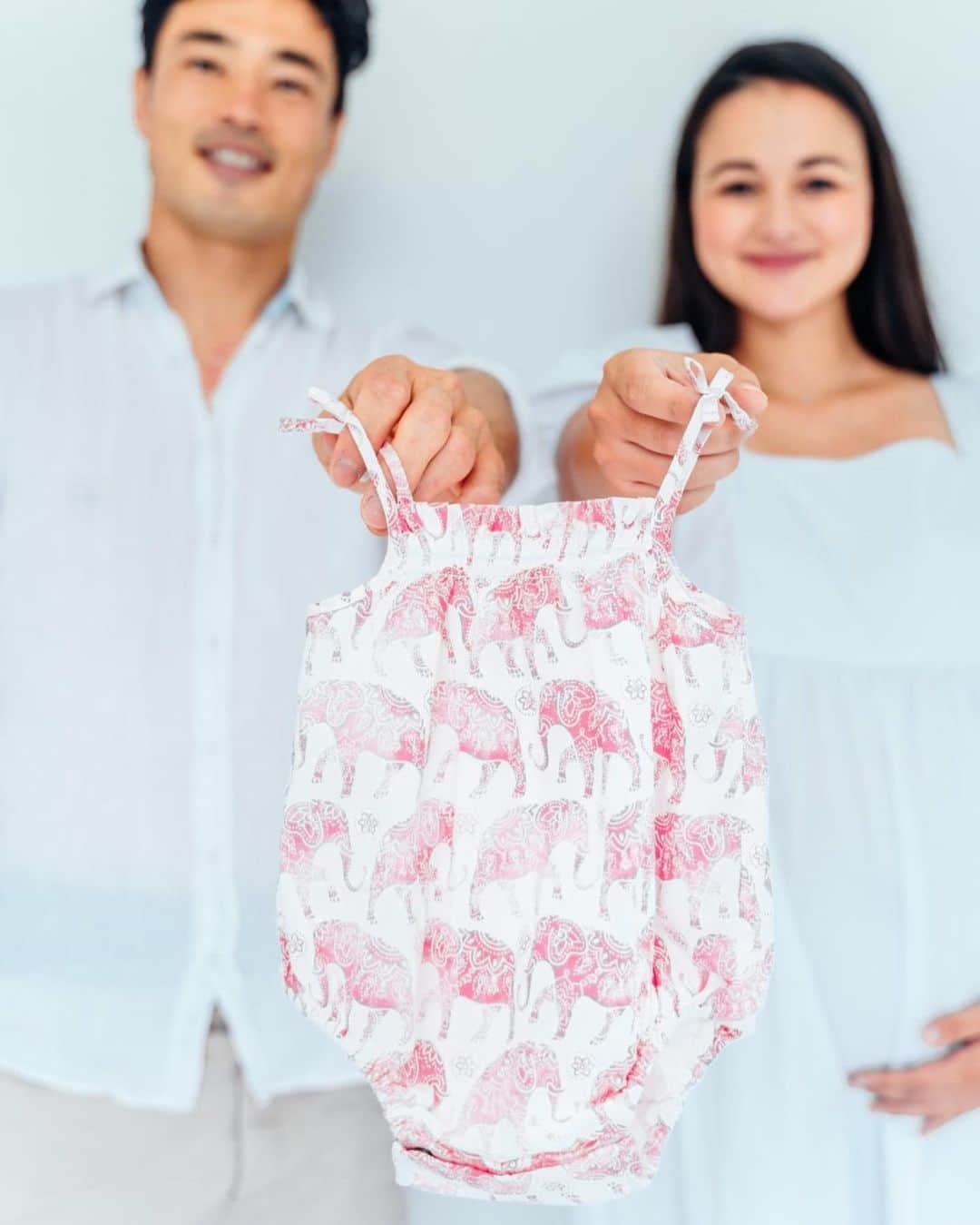 エリナ シルカのインスタグラム：「Baby girl on the way 🥰💕 出産までもう少し！山田ディー来るまでお腹にいてくれ〜(^^)」