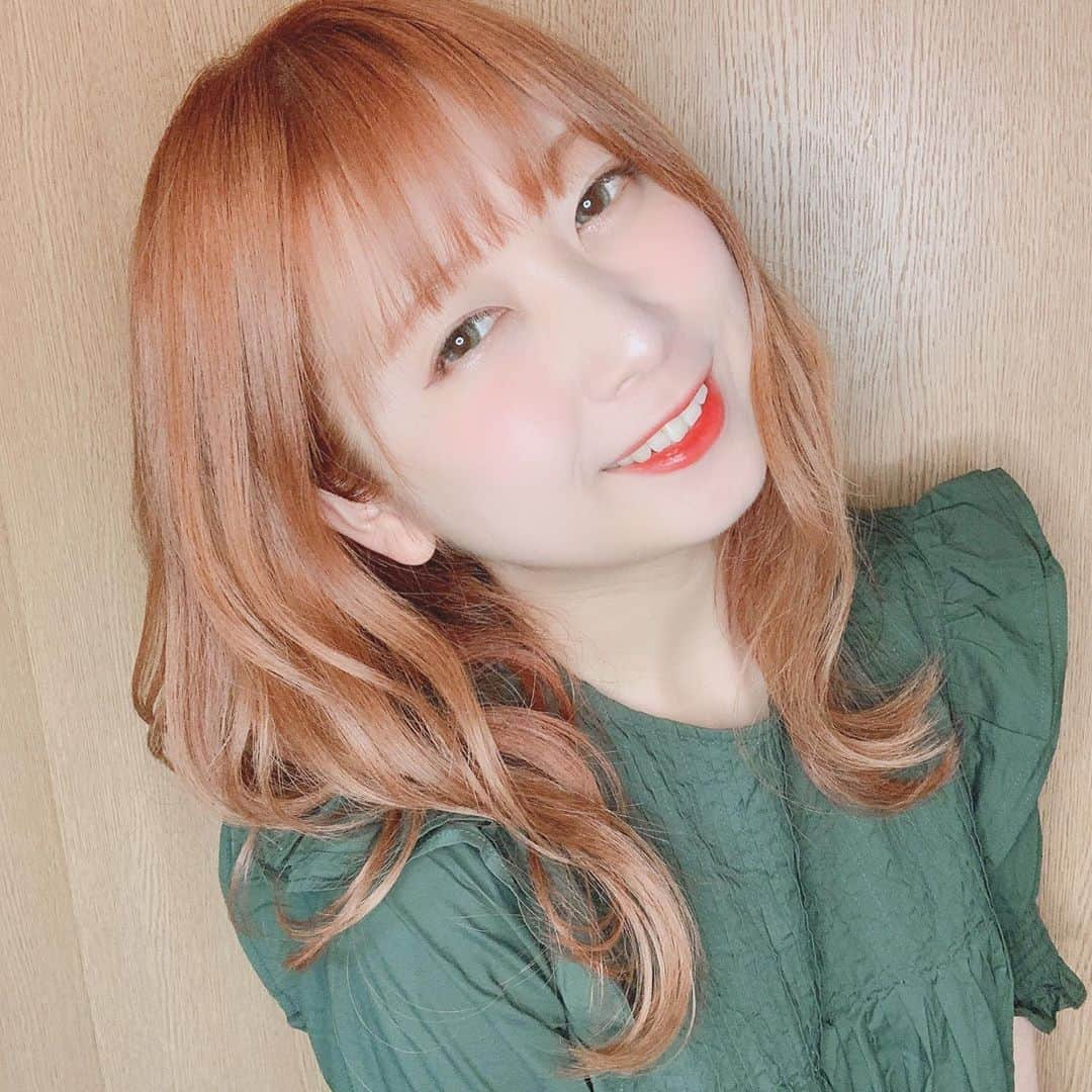 いとくとらさんのインスタグラム写真 - (いとくとらInstagram)「⠀ 🍊⠀ ⠀ Spicaさんへ行ってまいりました！⠀ 全体的にオレンジぽい色味にしていただきました〜！⠀ ⠀ 担当の松岡さん、Spicaの皆さん、ありがとうございました🧡⠀ @s_p_i_c_a @spicamatsuoka ⠀ ⠀ 髪の毛巻いてもらってるところを動画にしてみたので、よかったらスライドして見てみてください🤗⠀ ⠀ どうかな〜？コメントしてね❣️」9月14日 16時19分 - ikr828