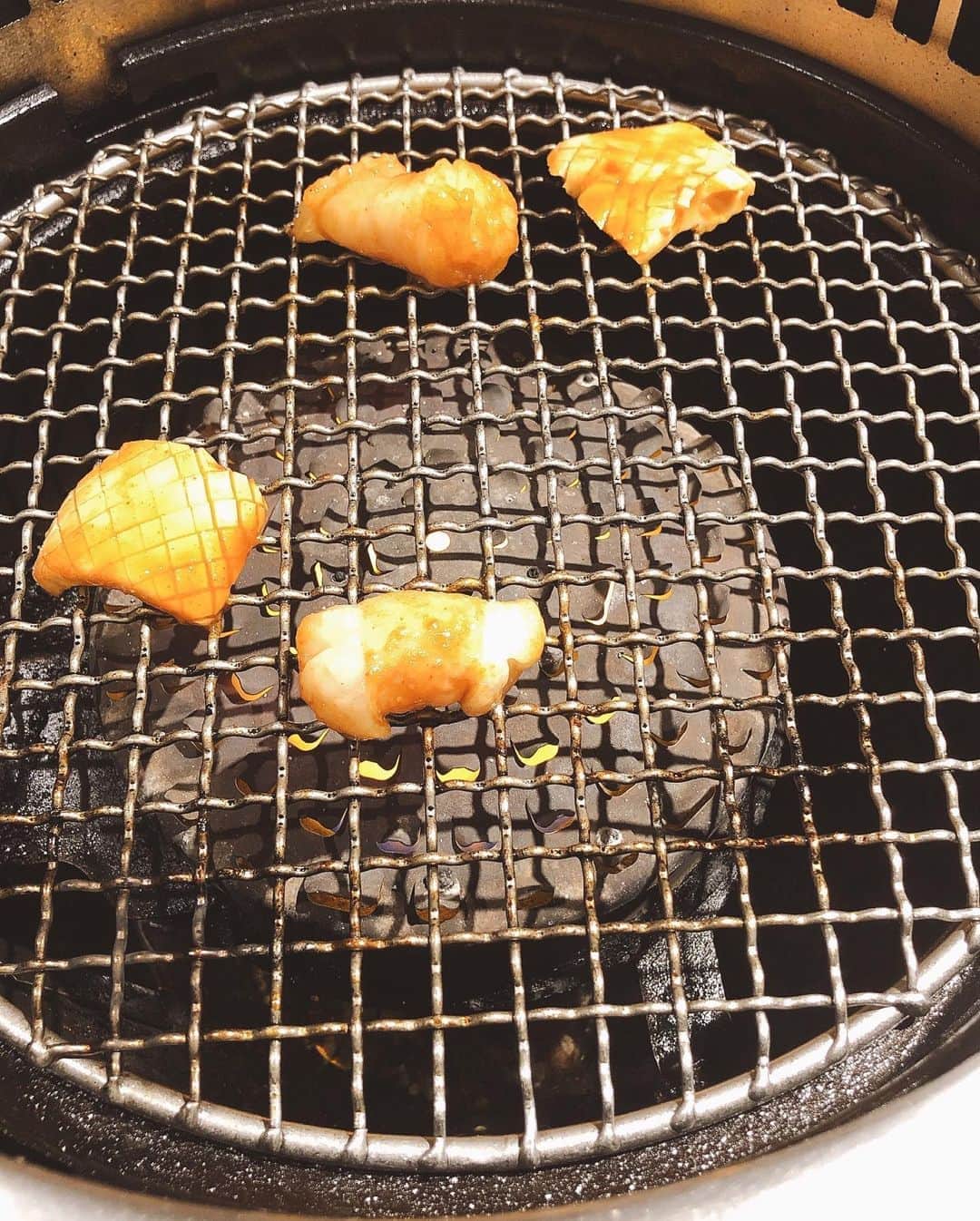 AriizumiEmaさんのインスタグラム写真 - (AriizumiEmaInstagram)「週末。 久しぶりに、チャンピオンで焼肉⭐︎ 私とした事が、なんと食べきれなくて、お相手に食べてもらいました😅 47歳になってから、前ほどのすごい食事量が減退してきていて、身体にはいい感じσ^_^;  #焼肉#焼肉チャンピオン#食欲の秋 #dinner」9月14日 7時46分 - ema_ariizumi