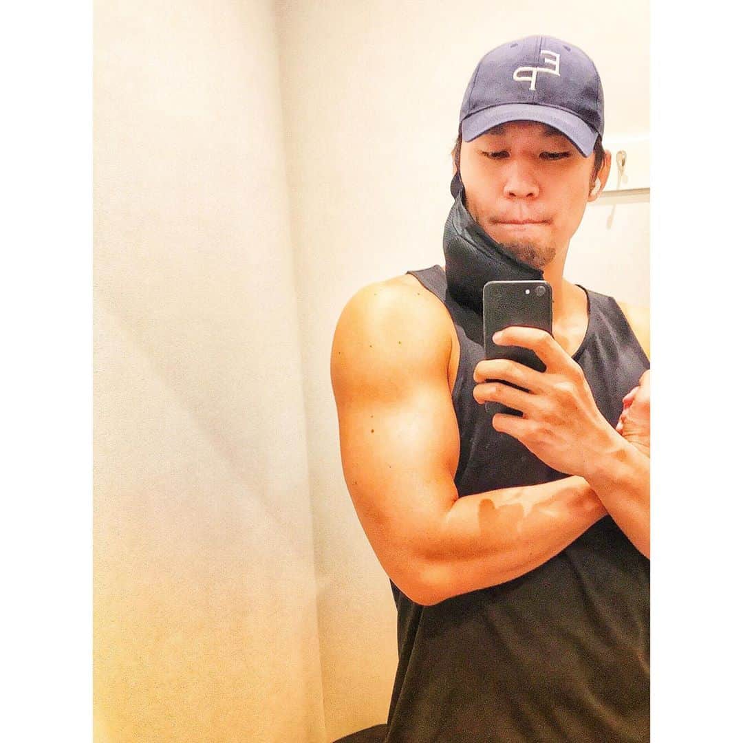 小柳心のインスタグラム：「全然ジムいけてなかったから筋肉が喜んでる〜」