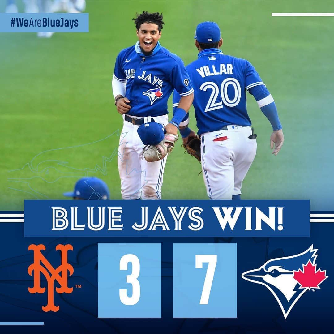 トロント・ブルージェイズさんのインスタグラム写真 - (トロント・ブルージェイズInstagram)「Only fitting we put up a touchdown on Sunday 😉  Give us your (air) 🖐 emojis! #WeAreBlueJays」9月14日 7時48分 - bluejays