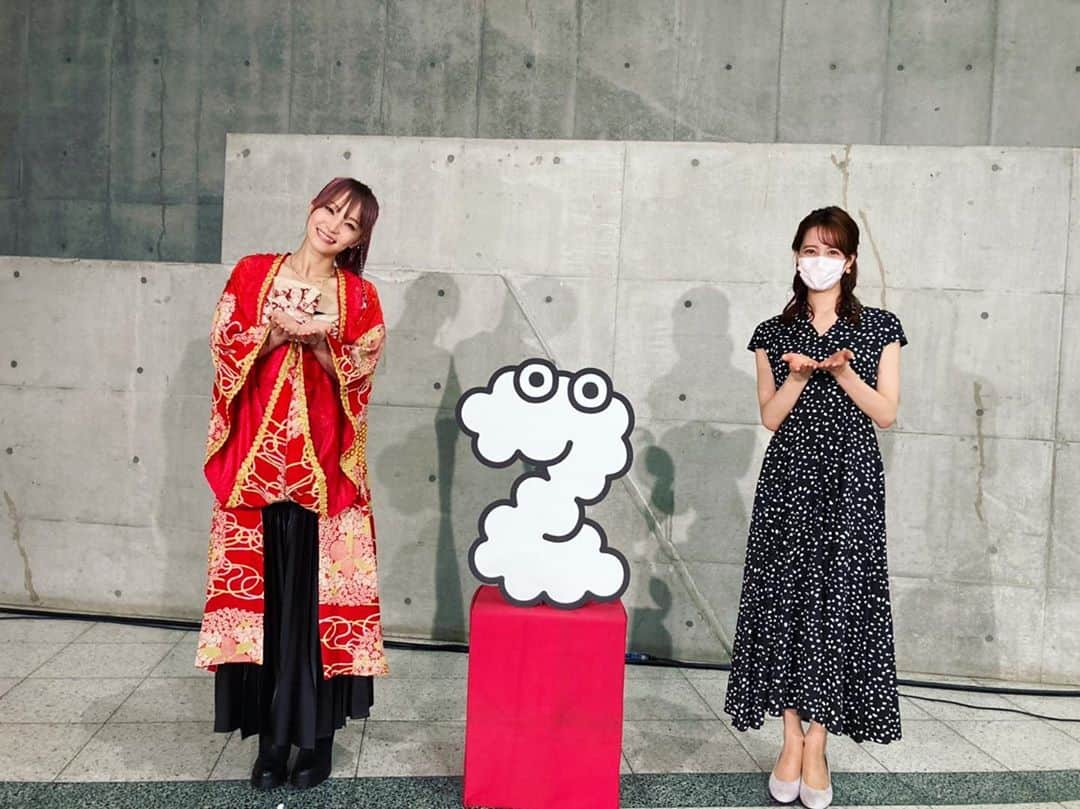 LiSAさんのインスタグラム写真 - (LiSAInstagram)「おはよー〜☀︎ ZIP!さま、にて先日の　#THEMUSICDAY を取り上げていただきました☁️ありがとうございますっ☁️  RT  #ZIP! #SHOWBIZコーナー① ★嵐、三代目JSB、BTS、LiSA、瑛人など約５０組！ THE MUSIC DAY 2020総力取材！名場面&ZIP!が見た裏側」9月14日 7時53分 - xlisa_olivex