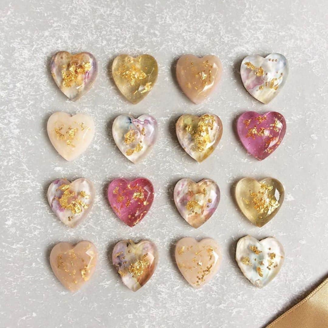 のインスタグラム：「あの「marumi」が新作を携えて渋谷にやってきました！ ・・・  秋ものや 新作 こっくりと甘い季節 ふんわりあたたかくて優しい気持ちになれます。  ヴィンテージのお洋服や シンプルな秋色の装いにも 似合うアクセサリーたち  是非、お手にとって ご覧ください 。  タピエスタイル渋谷ヒカリエ店 渋谷ヒカリエ shinQ 5F  東京都渋谷区渋谷2-21-1 渋谷ヒカリエShinQs 5F 渋谷ヒカリエ ShinQs 5F  phone:03-6427-5301 東急東横線・田園都市線、東京メトロ半蔵門線・副都心線「渋谷駅」15番出口と直結。 JR線、東京メトロ銀座線、京王井の頭線「渋谷駅」と2F連絡通路で直結。」