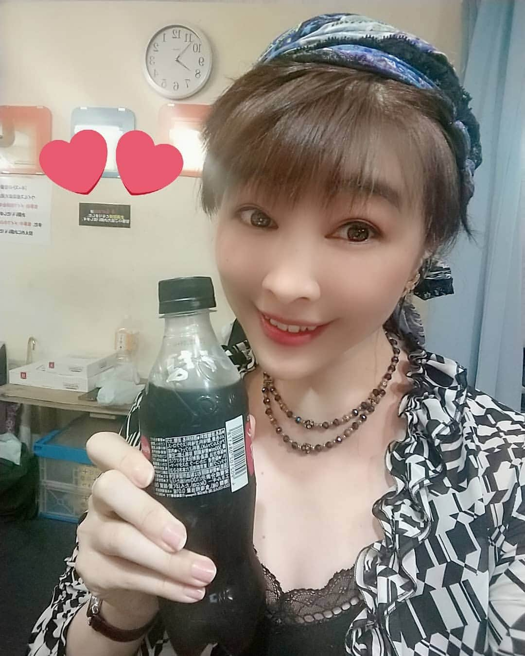 松坂南さんのインスタグラム写真 - (松坂南Instagram)「あいさんから いただいたCola❤️  私が好きなの知って とある日にサプライズで0colaくださったんだー🎵  そういう細やかで優しいあいさんがとっても好きです❤️❤️ 女性として、見習わなきゃなんだな✨  #love #塚本あい  さん #ありがとうございます🙏  #スキスナの思い出  #女優 #actress #舞台女優  #coke  #cokelovers」9月14日 8時50分 - minami_matsuzaka