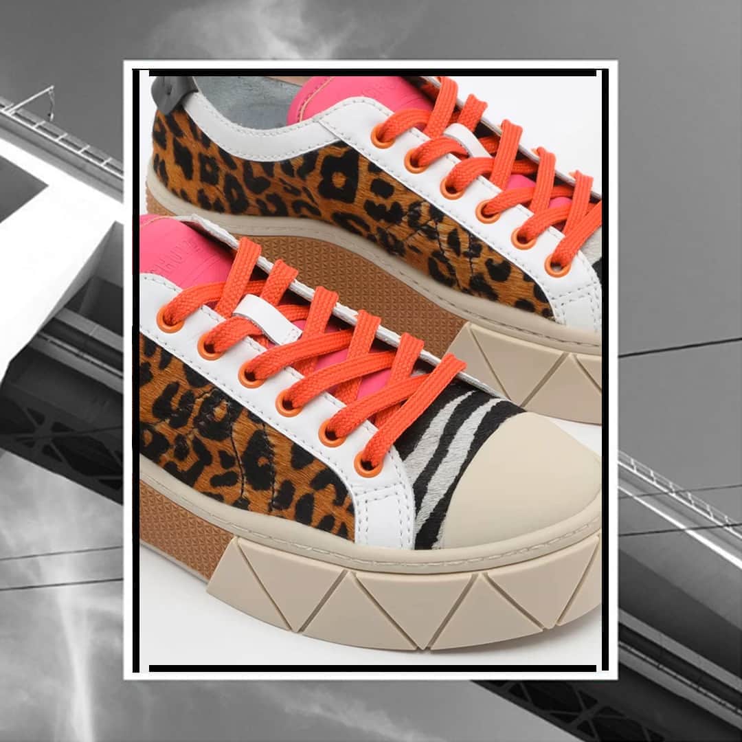 Schutzのインスタグラム：「OUR SNEAKER CRUSH ❤️ #schutzurban」