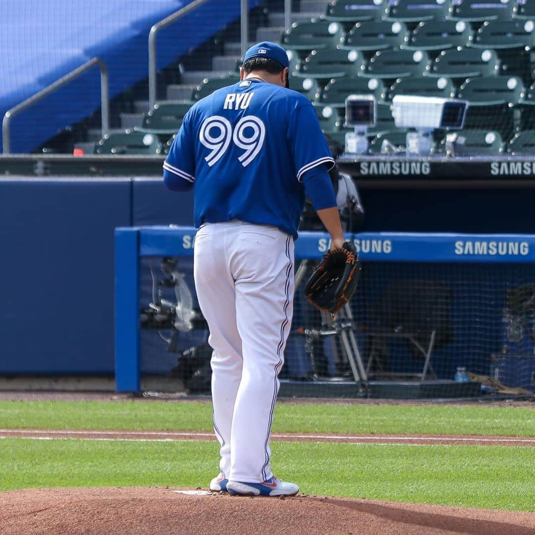 トロント・ブルージェイズさんのインスタグラム写真 - (トロント・ブルージェイズInstagram)「On cRYUise control 😎  Hyun Jin’s day: 6 IP, 1 ER, 7 Ks 👏 #WeAreBlueJays」9月14日 9時15分 - bluejays