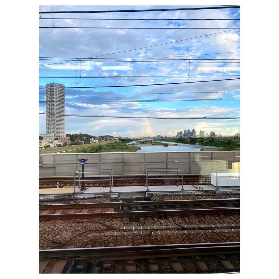 のインスタグラム：「🌈見っけ✌️  #🌈　#虹　#っしゃあ」