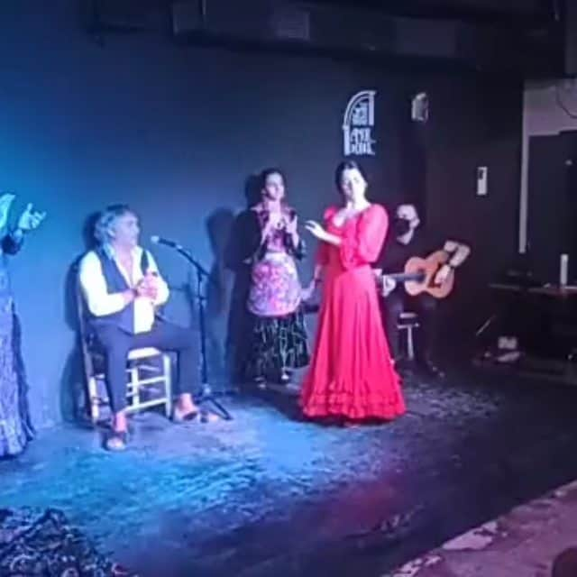 CLAUDIA. LA UTRERANAのインスタグラム：「Bulería @amordediosflamenco  @paularodriguezlazaro @orgazcarlos @___la_pulga___ #perrete #flamencotoelrato #bailaora #flamencomadrid」