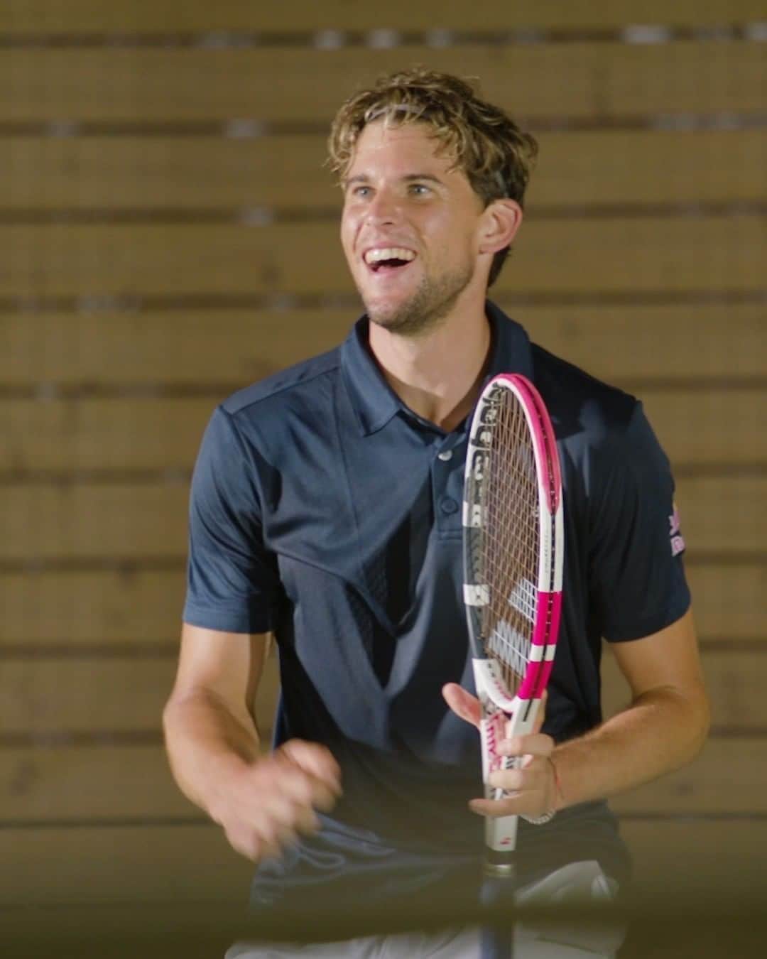 レッドブルのインスタグラム：「🙌 HE'S ONLY GONE AND DONE IT 🙌  WOW, what an incredible performance by @domithiem  today 👏 all that hard work has paid off in *this moment* as Domi scores his first US Open AND his first Grand Slam win 🏆 put your hands together people👏👏👏  #redbull #givesyouwings #tennis #usopen」