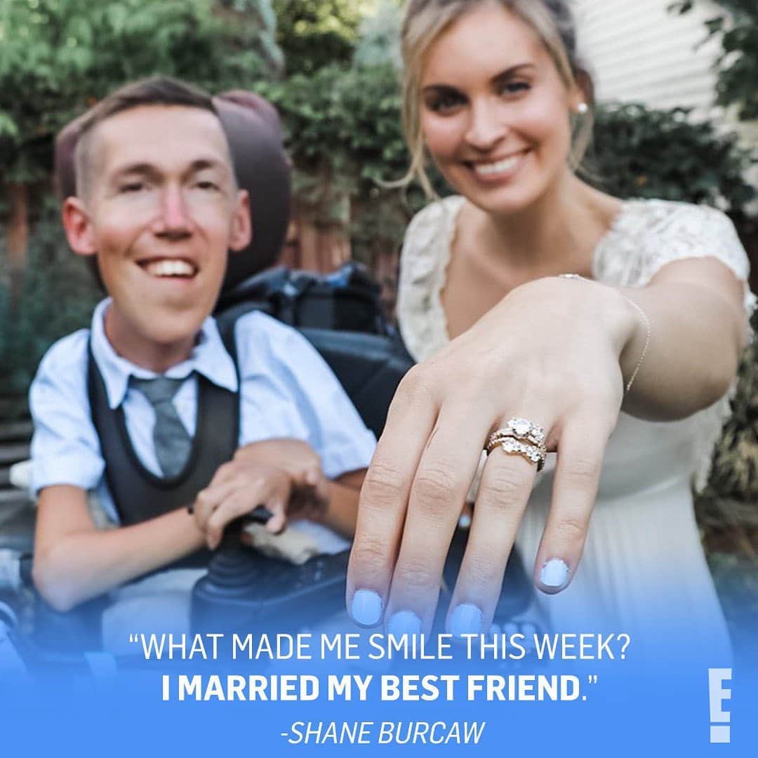 E! Onlineさんのインスタグラム写真 - (E! OnlineInstagram)「What made us smile today? This love. Congrats Shane and Hannah! (📷: @shaneburcaw/@hannahayl)」9月14日 9時34分 - enews