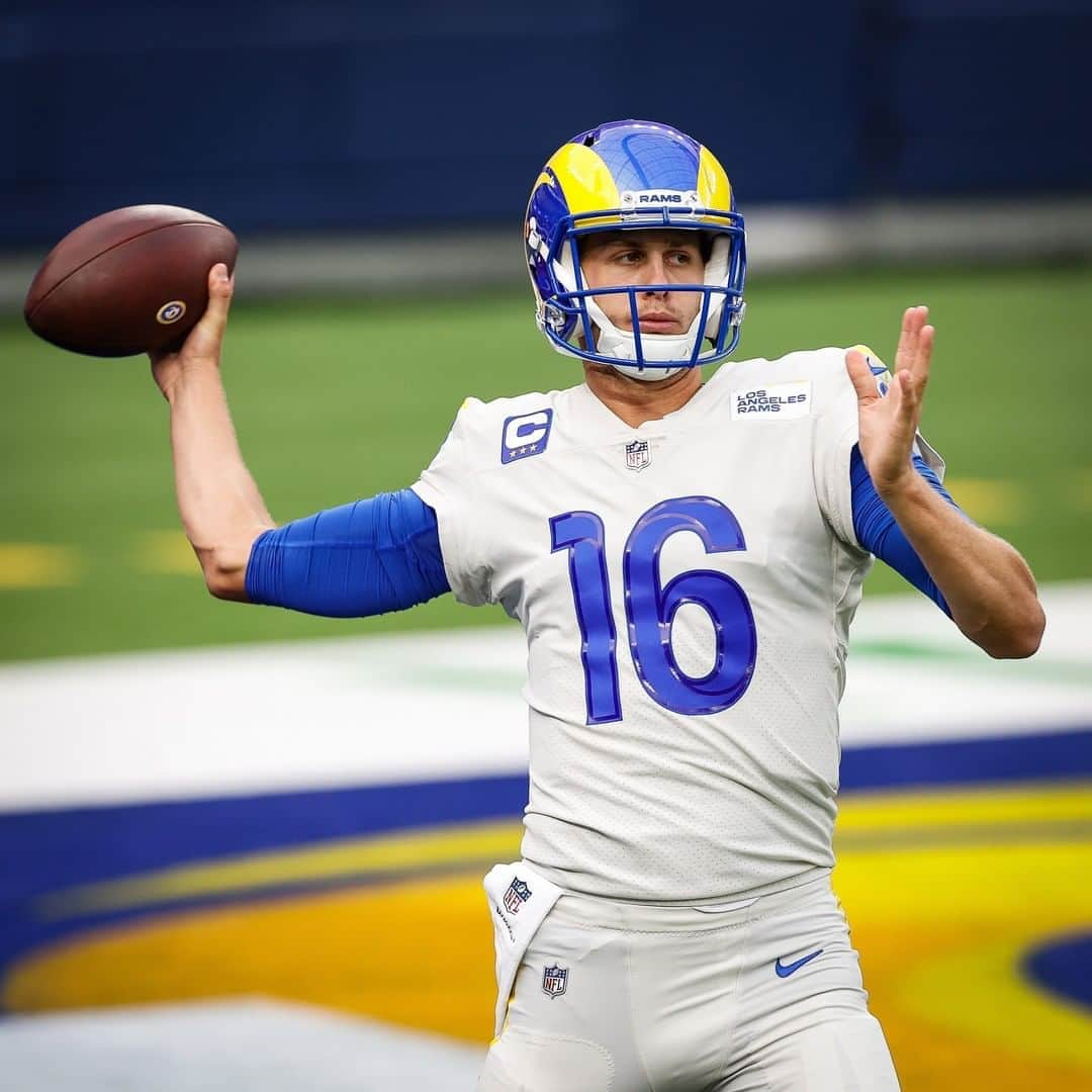 NFLさんのインスタグラム写真 - (NFLInstagram)「These @rams uniforms 😍  📺: #DALvsLAR on NBC 📱: NFL app // Yahoo Sports app 📷: @rkangphoto/NFL」9月14日 9時42分 - nfl