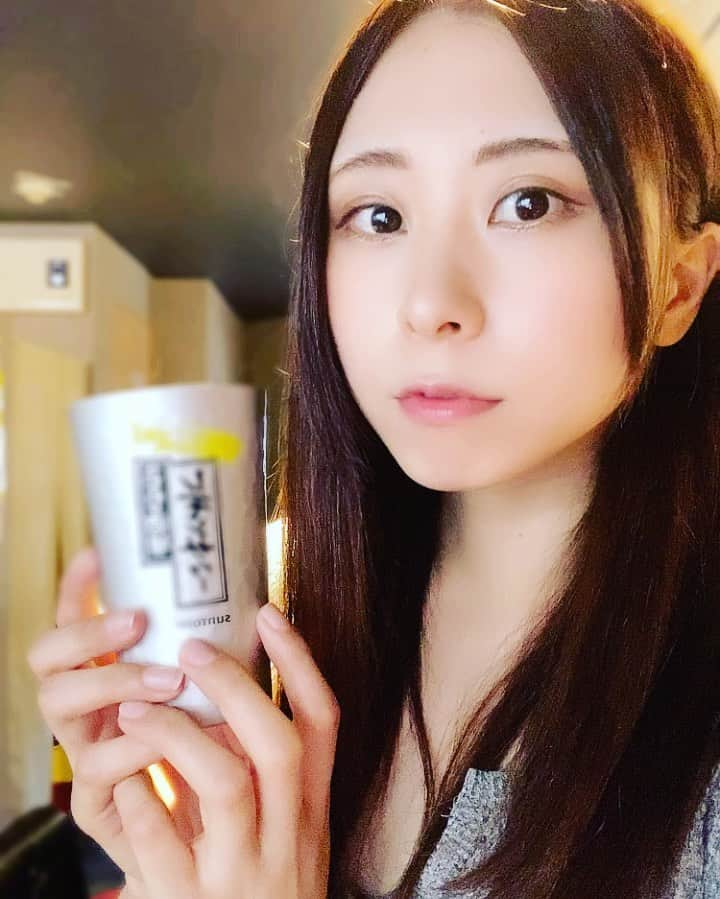 河原まゆのインスタグラム：「三日目 #今日のお疲れ乾杯 #乾杯グラビア」