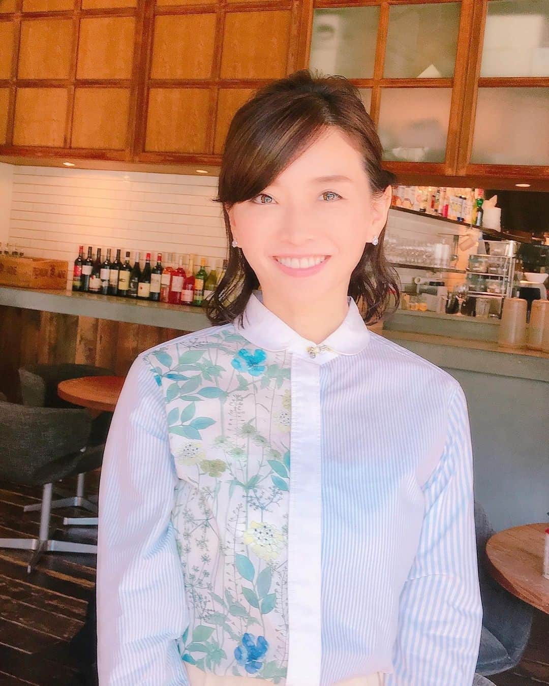 高村凛のインスタグラム：「おはようございます☀  いつかの朝から撮影した時の写真🤗  月曜日始まりましたね☀️  すごく涼しくなってびっくり😆  雨☂️降るかな❓  今日も頑張りましょう💕  have a nice day👍👍👍  #shooting  #haveaniceday」