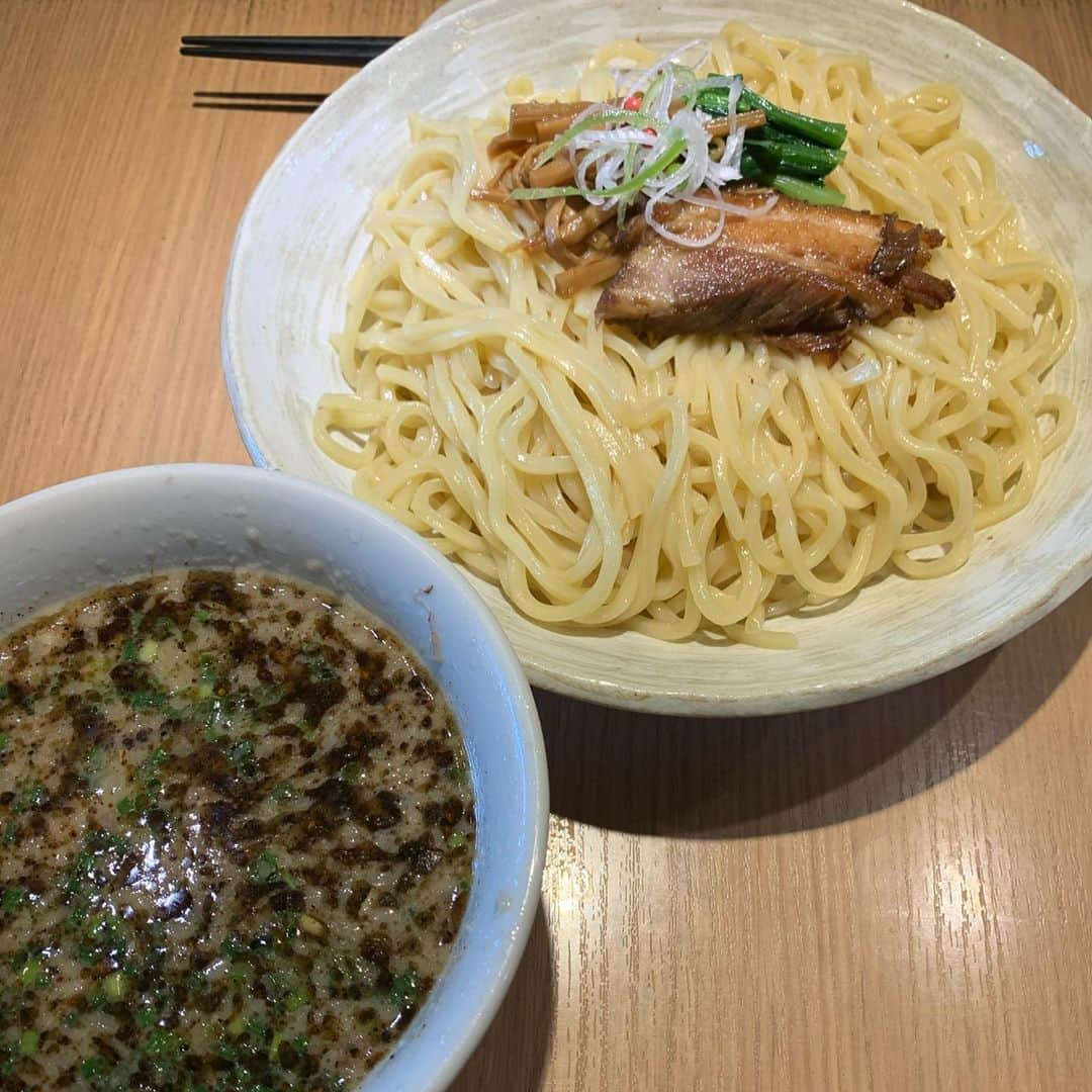 小田島沙知（かぎしっぽ）さんのインスタグラム写真 - (小田島沙知（かぎしっぽ）Instagram)「ラーメンってさ、なんでこんなに食べたくなるんだ！ みんな違ってみんないい！！  #かぎしっぽさち #ラーメン #大丈夫 #毎日 #食べたい #太るから我慢」9月14日 10時04分 - kagisippo_sachi