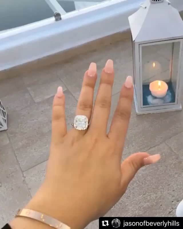 のインスタグラム：「@jasonofbeverlyhills  どのアクセサリーの製作にもそれぞれストーリーがある  @juliusrandle30 @kendrarandle_ 💎  #diamonds #ダイアモンド﻿ #jewelry #ジュエリー #リング #指輪﻿ #jasonofbeverlyhills #luxury ﻿ #beverlyhills #ビバリーヒルズ﻿ #jasonofbh #ロサンゼルス #ラスベガス﻿ #カスタムデザイン﻿ #カスタムジュエリー﻿ #銀座 #ブティック﻿」