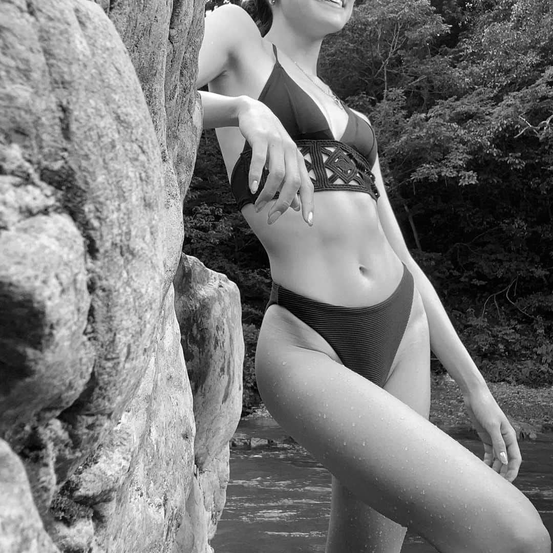 TANAKA ALICEのインスタグラム：「👣👣👣  Where did you go, summer?  #tb」