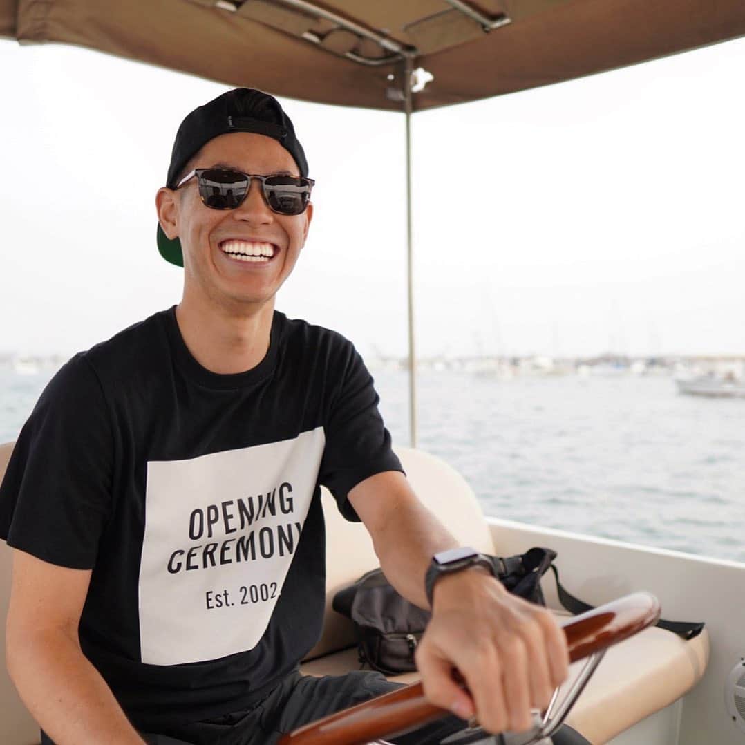 ハワード・シューのインスタグラム：「sailing the high seas, in this Duffy」
