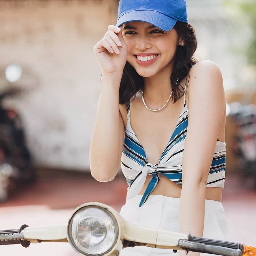 メイン・メンドーサのインスタグラム：「If you get a chance to make someone smile today, do it. 😄 #ShareTheGAOCSmile @drstevemarkgan @gaocdental」
