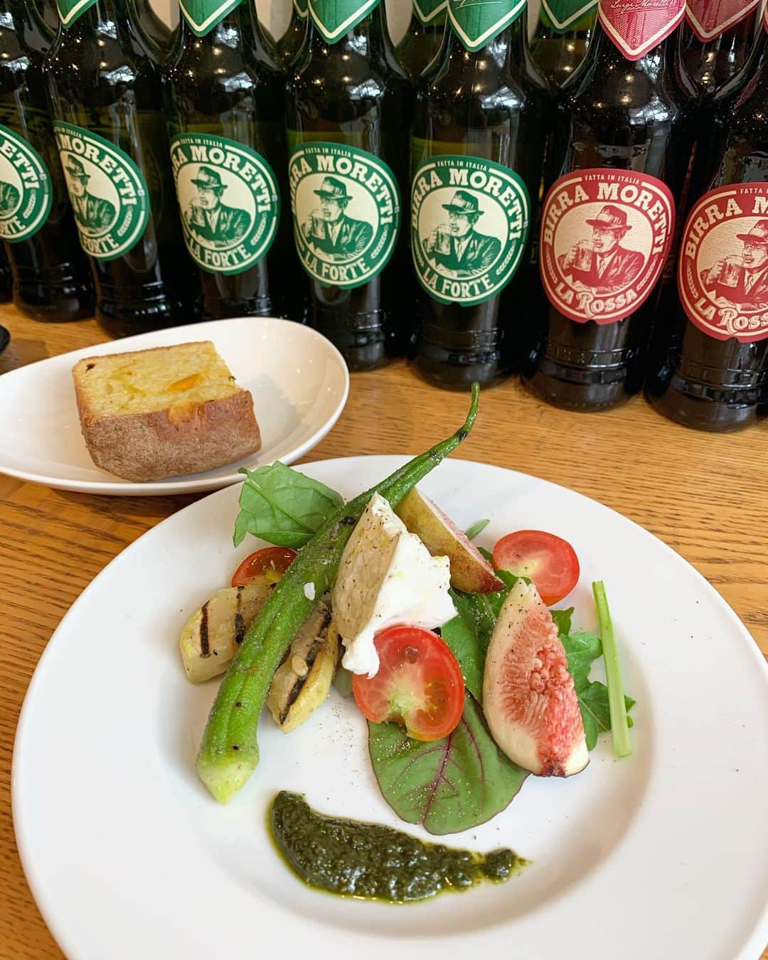 荒木麻里子さんのインスタグラム写真 - (荒木麻里子Instagram)「前菜から本当に美味しくて感動🥺🧡 前菜サラダから始まり自家製フォカッチャ、メインパスタ、デザート、エスプレッソ🍽 食後がエスプレッソという所がまたたまらない☕️ 週替わりランチなので今日から新メニュー🤤本気で毎週通いたい✨✨ . . . @osteria_tialoca  #ティアロカ  #オステリアティアロカ  #個人的ナンバーワン  #静岡市ランチ  #静岡ランチ  #静岡ランチおすすめ  #静岡イタリアン  #イタリアンランチ  #イタリアンランチ🇮🇹  #コスパランチ」9月14日 11時28分 - marilyn198612