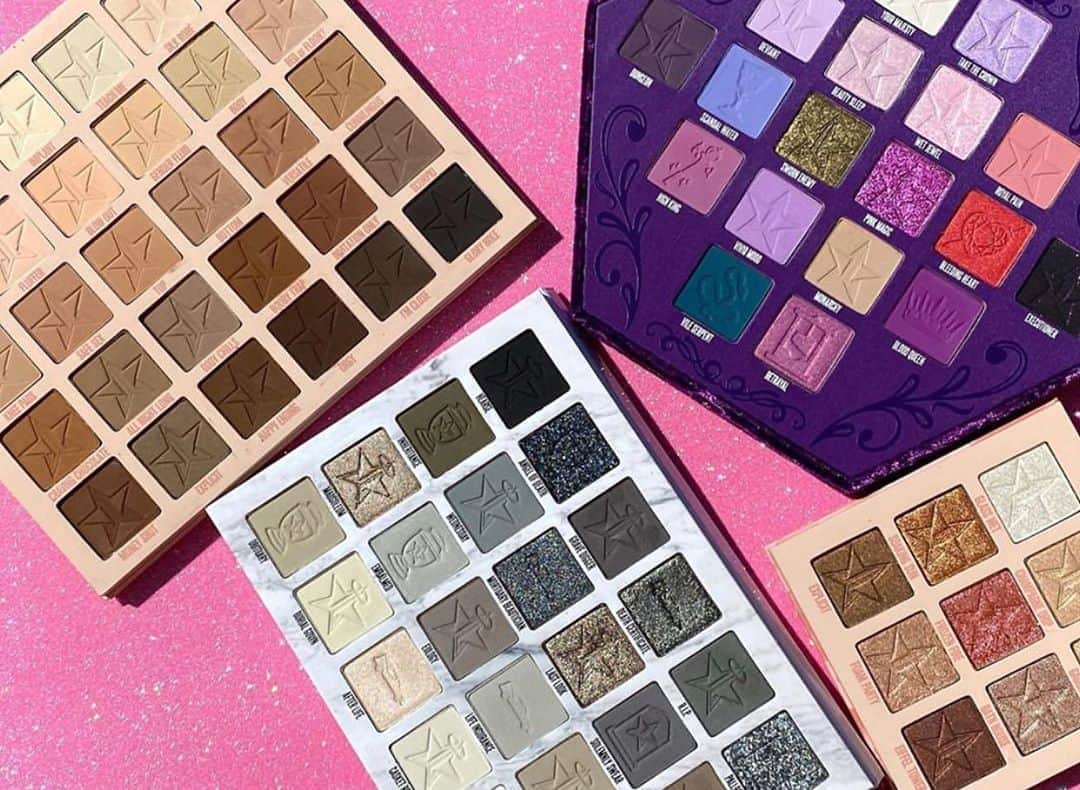 Jeffree Star Cosmeticsさんのインスタグラム写真 - (Jeffree Star CosmeticsInstagram)「Do you spot your fav? 😇@thebeeutybee lays out our latest additions to the family 🌟 #jeffreestarcosmetics #orgycollection #bloodlustpalette #crematedpalette」9月14日 12時07分 - jeffreestarcosmetics