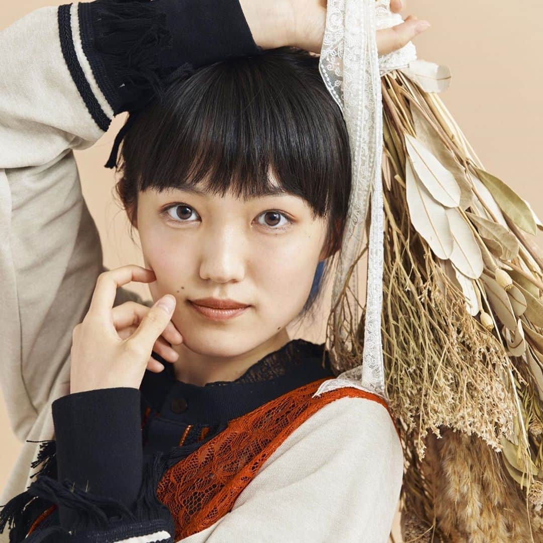 八木優希のインスタグラム：「インスタはじめました  アミューズで女優のお仕事をしています、八木優希です  9月15日火曜から始まるTBSのドラマ「おカネの切れ目が恋のはじまり」に鮫島ひかり役で出演するのでぜひ観てください！  #おカネの切れ目が恋のはじまり」